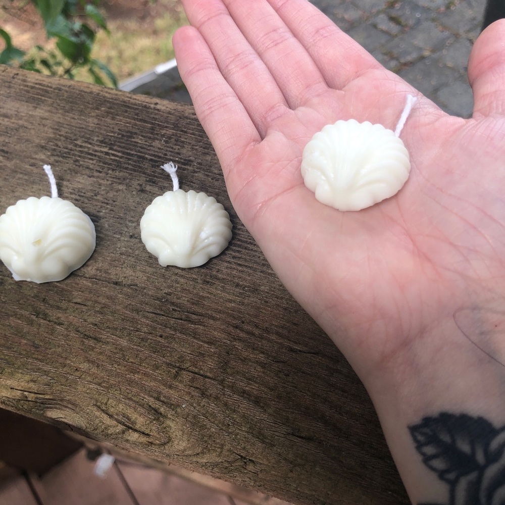 🐚 Homemade Mini Shell Candles 🐚 - Picture 2 of 3